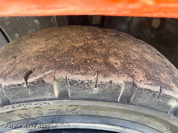 image for item DL7024 Toyota 8FD35U  forklift