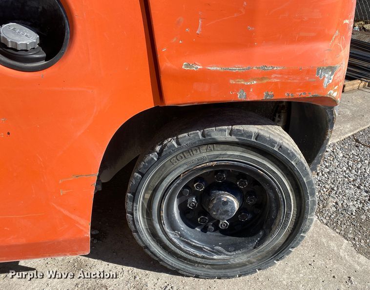 image for item DL7024 Toyota 8FD35U  forklift