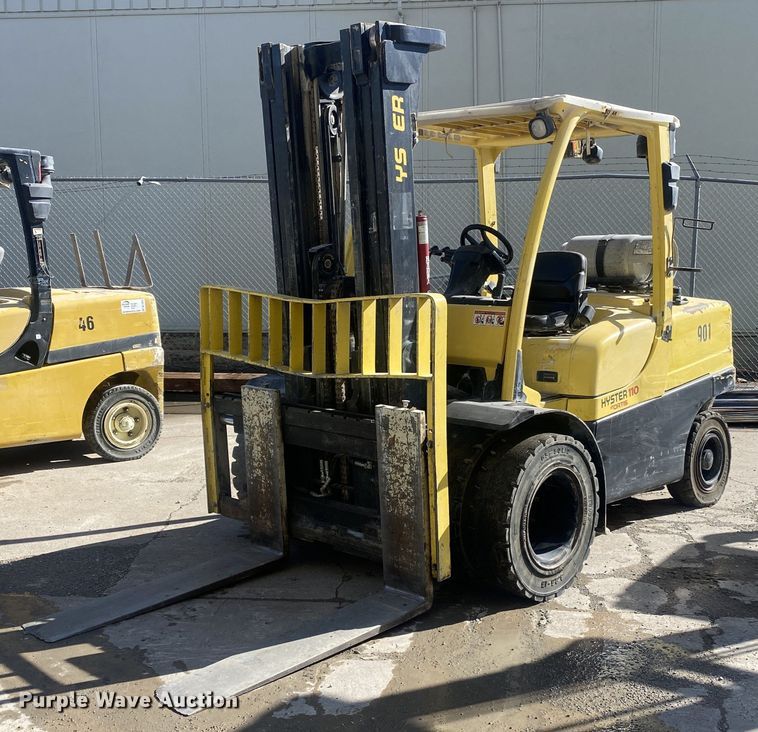 image for item DL7025 Hyster H110FT  forklift