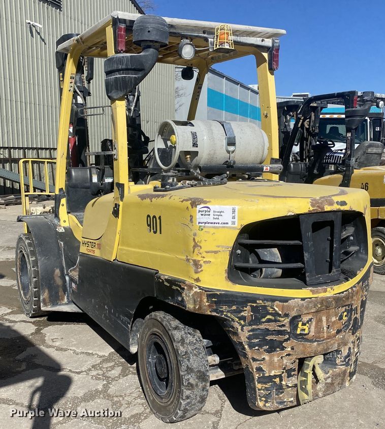 image for item DL7025 Hyster H110FT  forklift