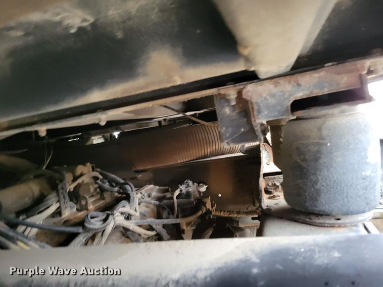 image for item DM8220 2007 International 9400i Eagle  truck cab and chassis