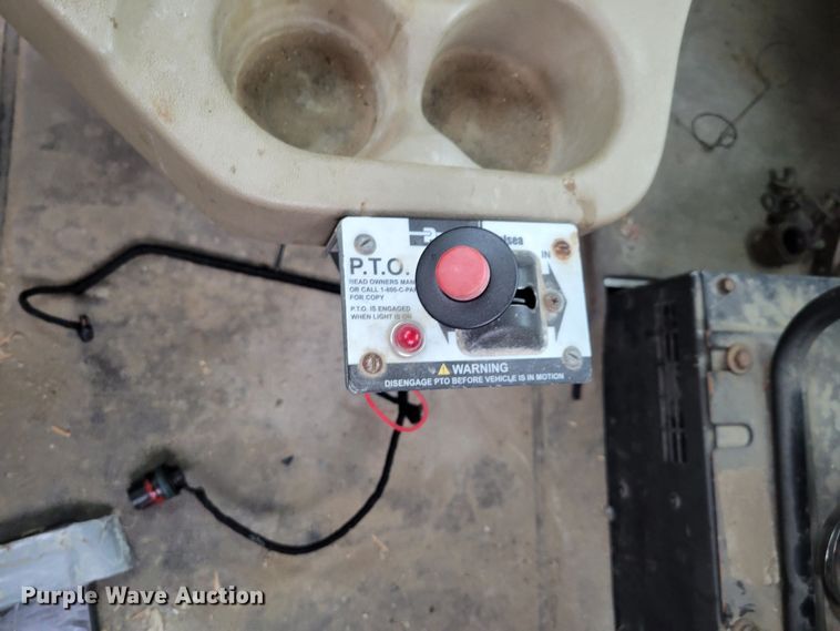 image for item DM8220 2007 International 9400i Eagle  truck cab and chassis