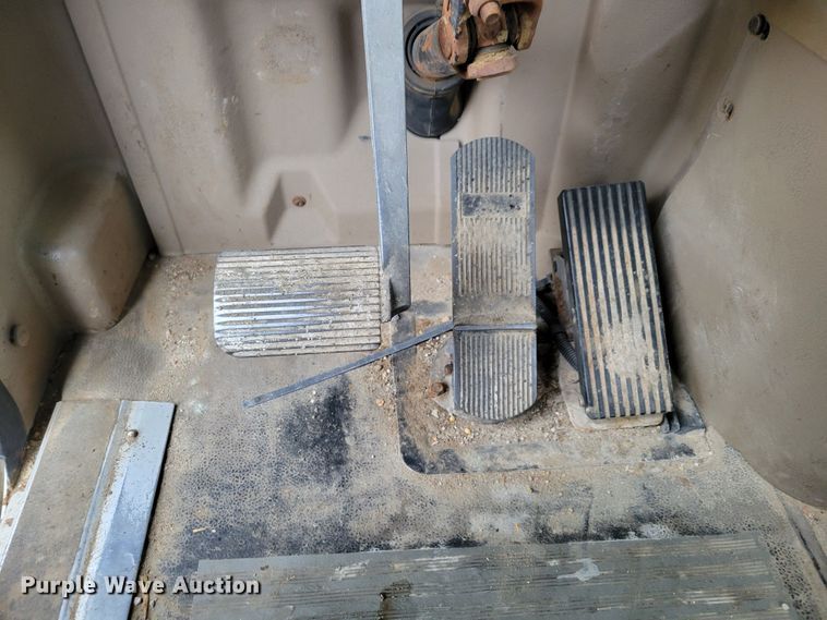 image for item DM8220 2007 International 9400i Eagle  truck cab and chassis