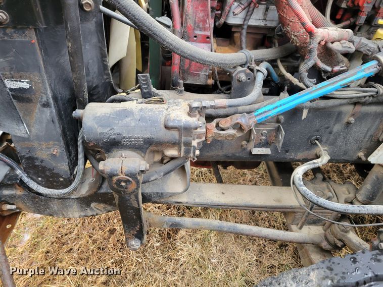 image for item DM8220 2007 International 9400i Eagle  truck cab and chassis