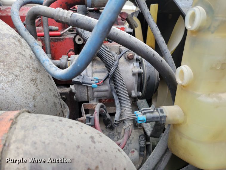 image for item DM8220 2007 International 9400i Eagle  truck cab and chassis