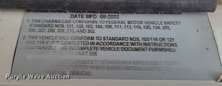 image for item DM8220 2007 International 9400i Eagle  truck cab and chassis