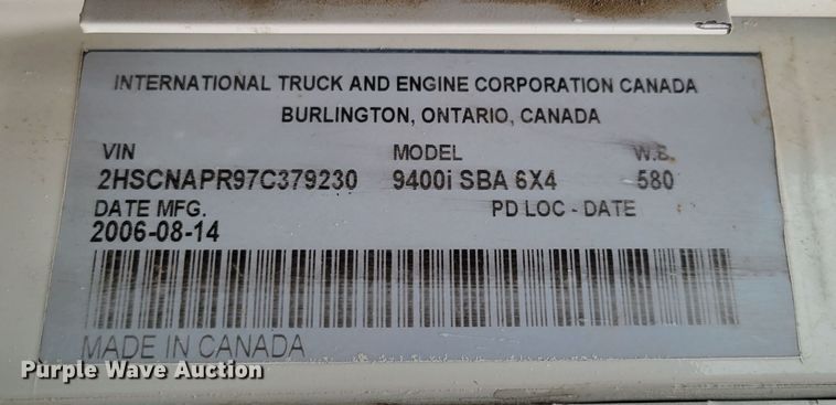 image for item DM8220 2007 International 9400i Eagle  truck cab and chassis