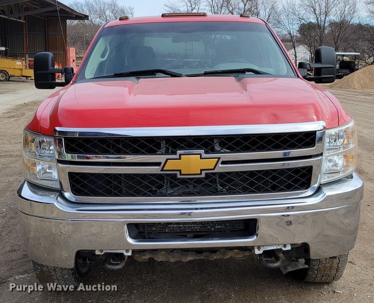 image for item DM8228 2012  Chevrolet Silverado 3500HD  Crew Cab pickup truck