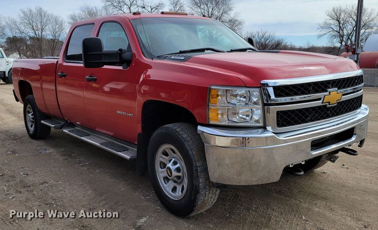 image for item DM8228 2012  Chevrolet Silverado 3500HD  Crew Cab pickup truck