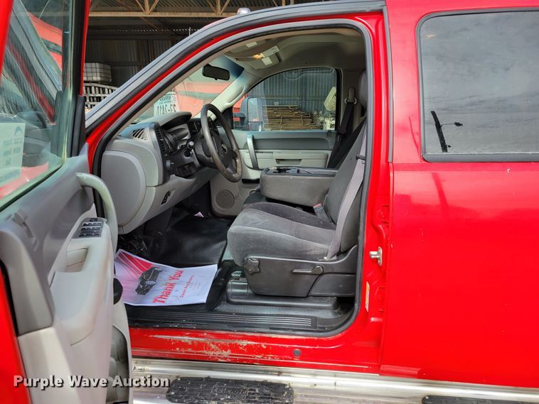 image for item DM8228 2012  Chevrolet Silverado 3500HD  Crew Cab pickup truck