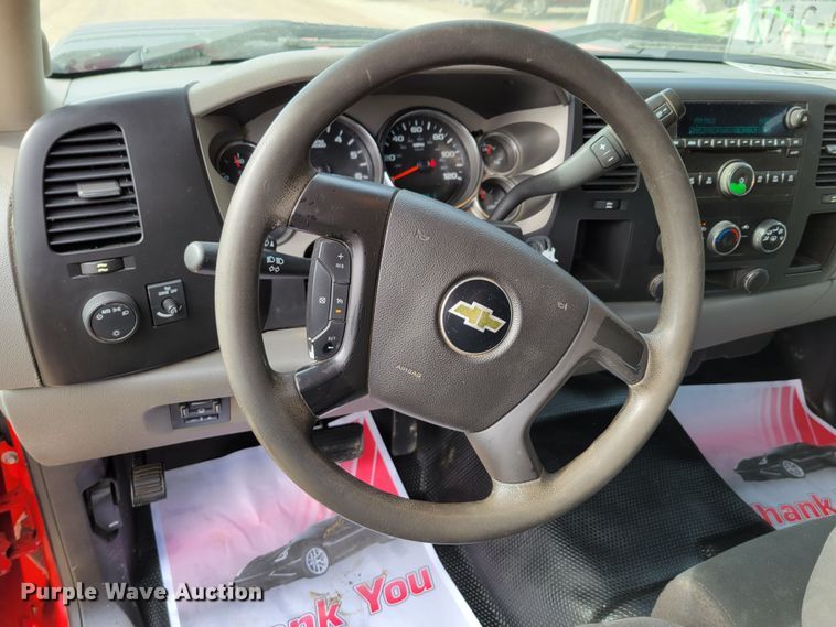 image for item DM8228 2012  Chevrolet Silverado 3500HD  Crew Cab pickup truck