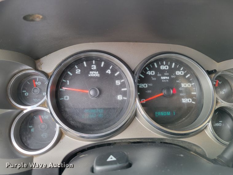 image for item DM8228 2012  Chevrolet Silverado 3500HD  Crew Cab pickup truck