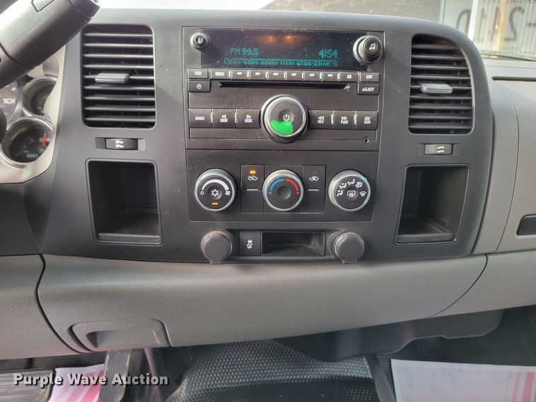 image for item DM8228 2012  Chevrolet Silverado 3500HD  Crew Cab pickup truck