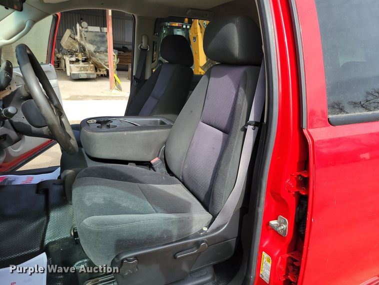 image for item DM8228 2012  Chevrolet Silverado 3500HD  Crew Cab pickup truck