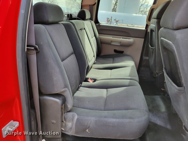 image for item DM8228 2012  Chevrolet Silverado 3500HD  Crew Cab pickup truck