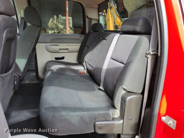 image for item DM8228 2012  Chevrolet Silverado 3500HD  Crew Cab pickup truck