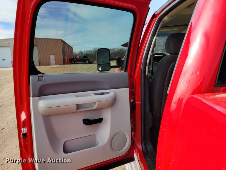 image for item DM8228 2012  Chevrolet Silverado 3500HD  Crew Cab pickup truck