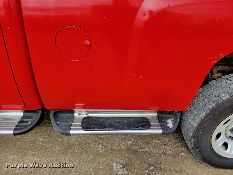 image for item DM8228 2012  Chevrolet Silverado 3500HD  Crew Cab pickup truck