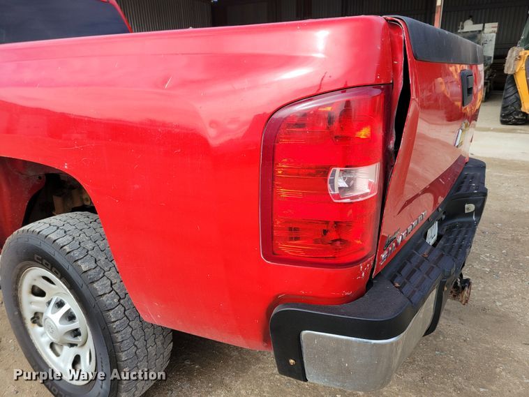 image for item DM8228 2012  Chevrolet Silverado 3500HD  Crew Cab pickup truck