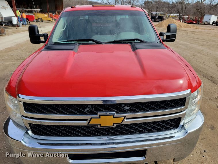 image for item DM8228 2012  Chevrolet Silverado 3500HD  Crew Cab pickup truck