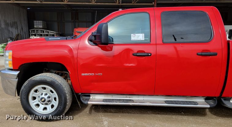 image for item DM8228 2012  Chevrolet Silverado 3500HD  Crew Cab pickup truck