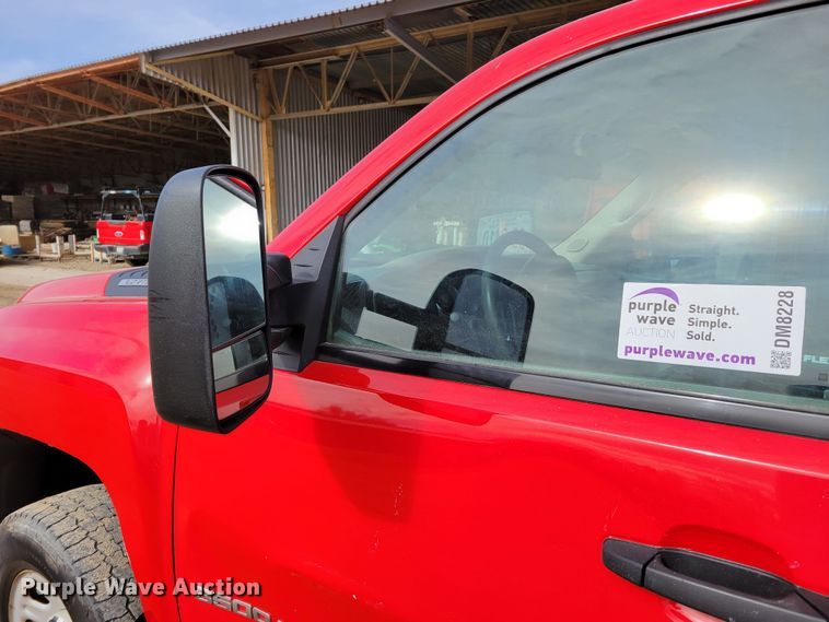 image for item DM8228 2012  Chevrolet Silverado 3500HD  Crew Cab pickup truck