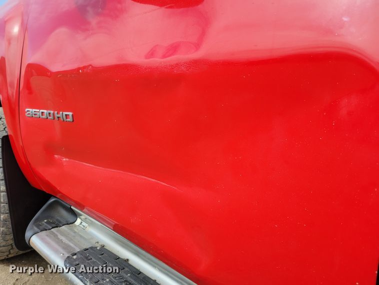 image for item DM8228 2012  Chevrolet Silverado 3500HD  Crew Cab pickup truck