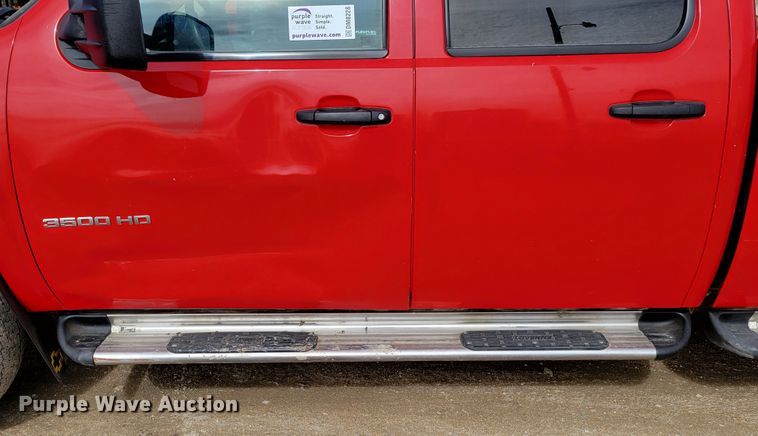 image for item DM8228 2012  Chevrolet Silverado 3500HD  Crew Cab pickup truck
