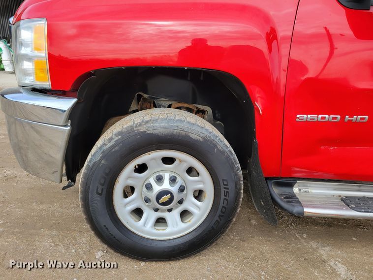 image for item DM8228 2012  Chevrolet Silverado 3500HD  Crew Cab pickup truck