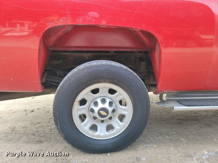 image for item DM8228 2012  Chevrolet Silverado 3500HD  Crew Cab pickup truck