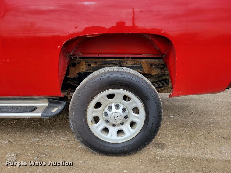 image for item DM8228 2012  Chevrolet Silverado 3500HD  Crew Cab pickup truck