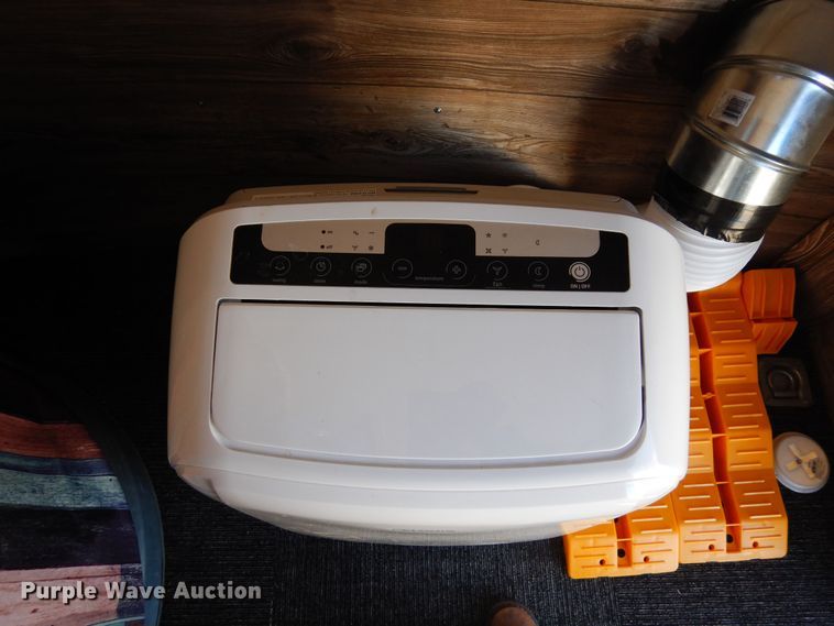 image for item DN6277 1999 Pace American CS816TA2  enclosed cargo trailer