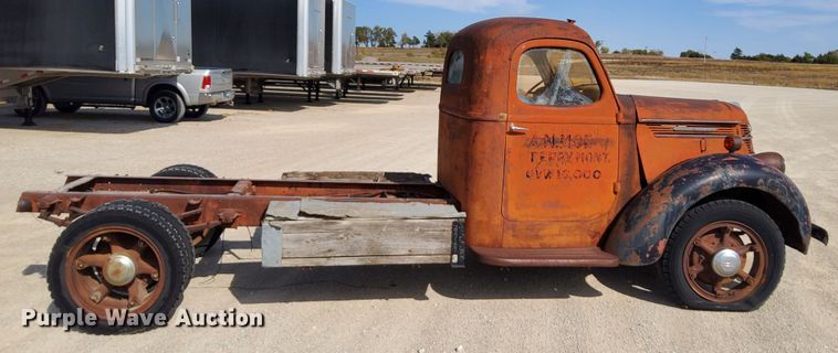 image for item DN6893 1936 International D30  truck cab and chassis