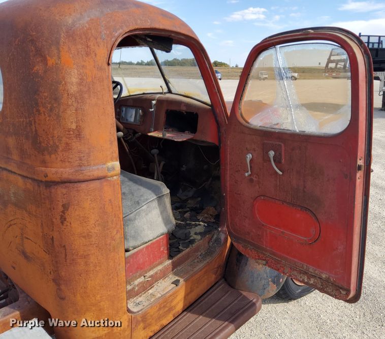 image for item DN6893 1936 International D30  truck cab and chassis