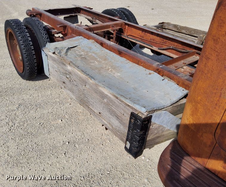 image for item DN6893 1936 International D30  truck cab and chassis