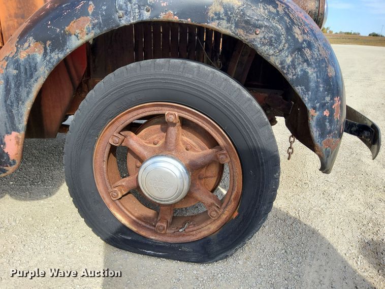 image for item DN6893 1936 International D30  truck cab and chassis