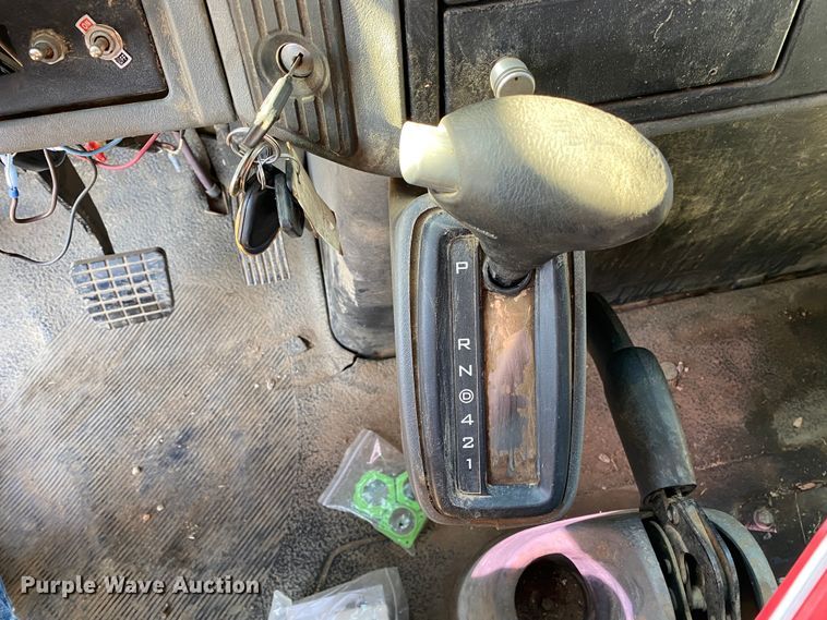 image for item DN8163 2004 International 4300  truck cab and chassis