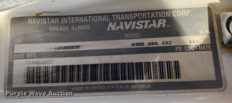 image for item DN8163 2004 International 4300  truck cab and chassis