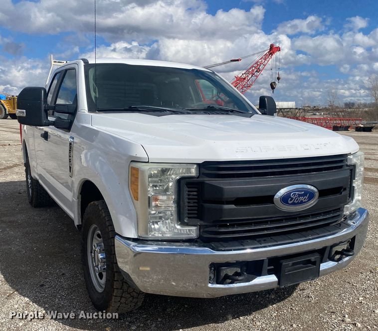 image for item DN8164 2017 Ford F250 Super Duty  SuperCab pickup truck