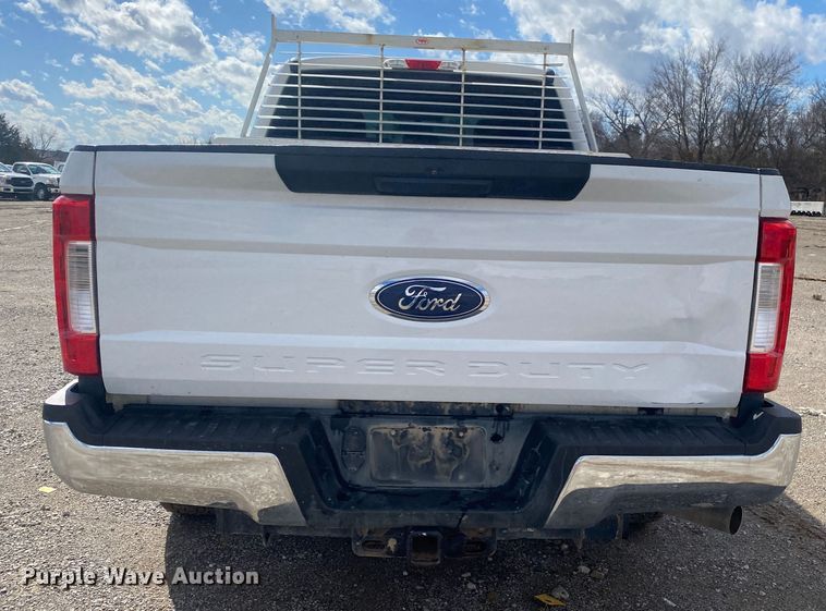 image for item DN8164 2017 Ford F250 Super Duty  SuperCab pickup truck