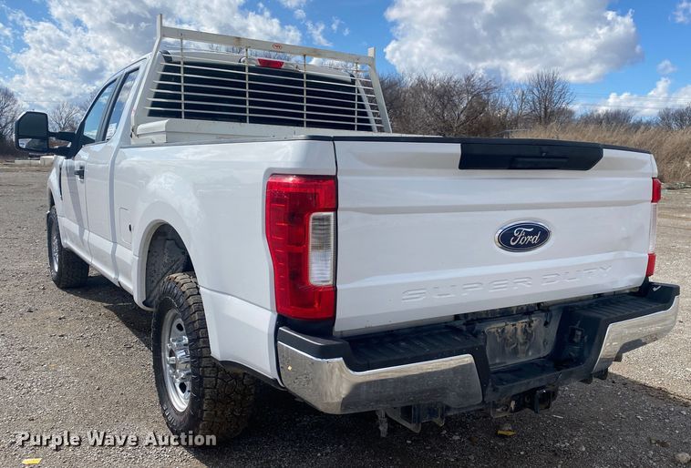 image for item DN8164 2017 Ford F250 Super Duty  SuperCab pickup truck