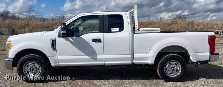 image for item DN8164 2017 Ford F250 Super Duty  SuperCab pickup truck