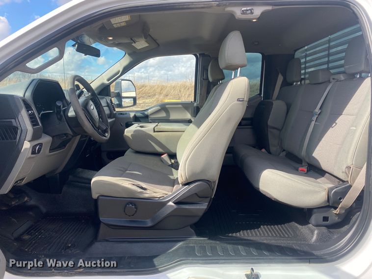 image for item DN8164 2017 Ford F250 Super Duty  SuperCab pickup truck