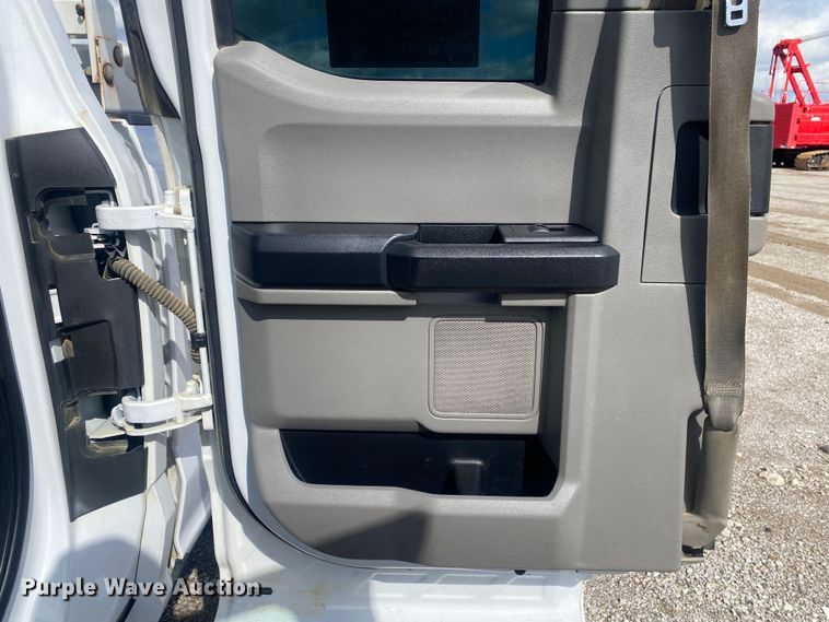 image for item DN8164 2017 Ford F250 Super Duty  SuperCab pickup truck