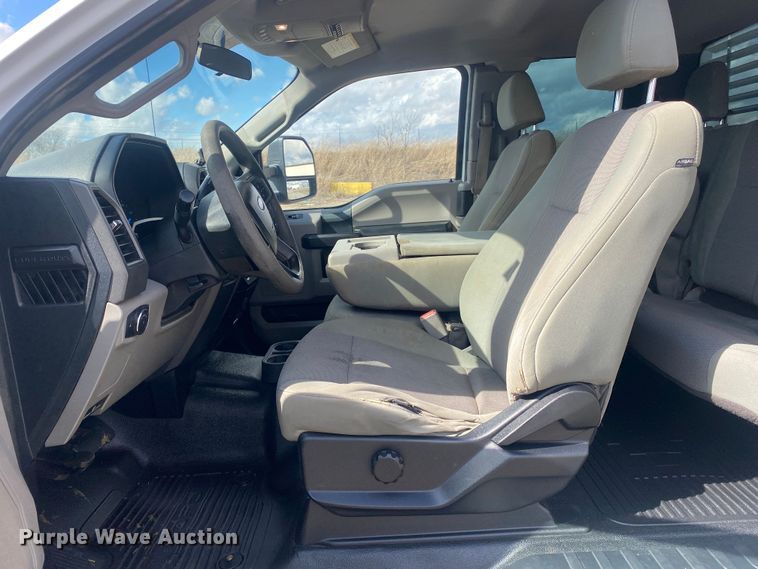 image for item DN8164 2017 Ford F250 Super Duty  SuperCab pickup truck