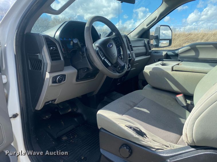 image for item DN8164 2017 Ford F250 Super Duty  SuperCab pickup truck