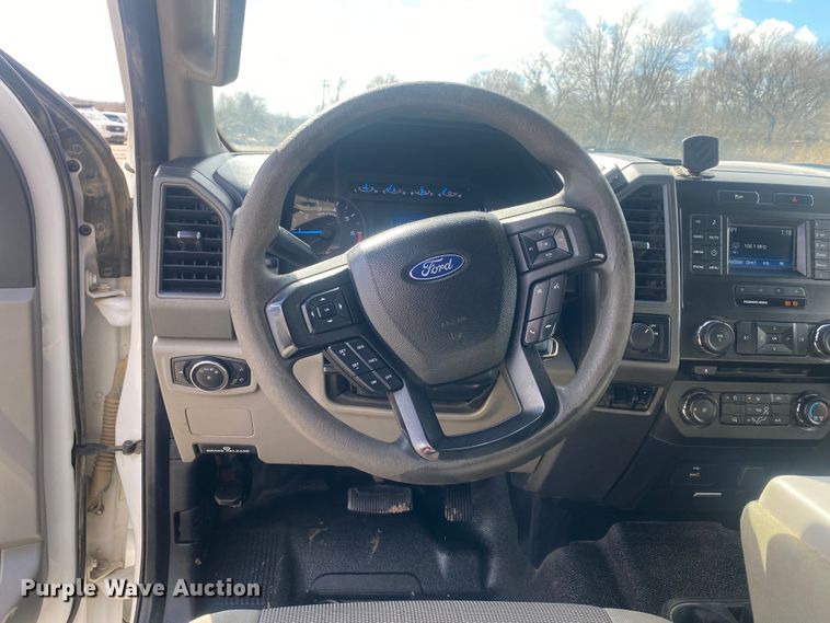 image for item DN8164 2017 Ford F250 Super Duty  SuperCab pickup truck