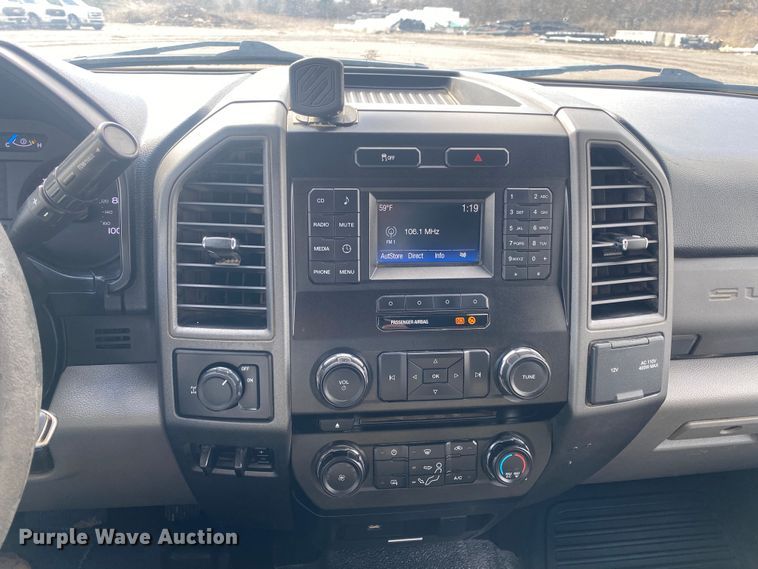 image for item DN8164 2017 Ford F250 Super Duty  SuperCab pickup truck