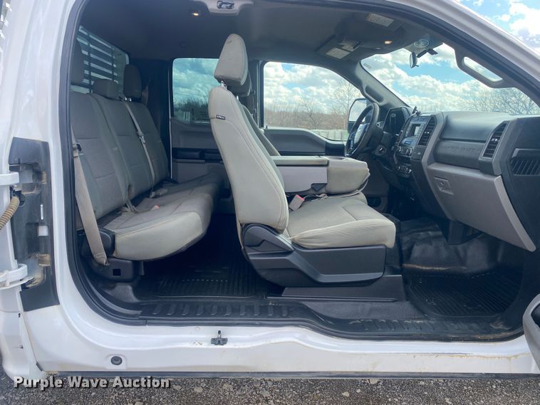 image for item DN8164 2017 Ford F250 Super Duty  SuperCab pickup truck