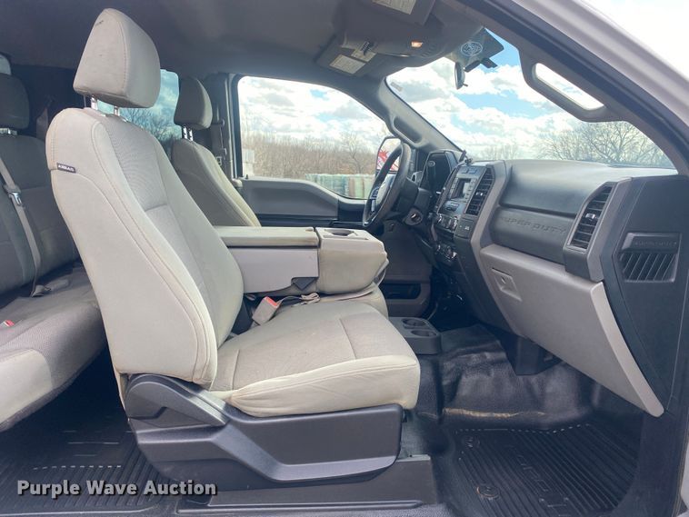 image for item DN8164 2017 Ford F250 Super Duty  SuperCab pickup truck